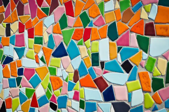 Tile mosaic structure